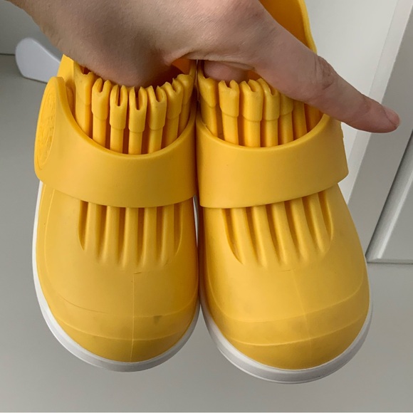 BUTLER Rockhopper Overshoe Kids Rubber Waterproof All Weather Yellow Size 6 7 8 - Picture 8 of 16